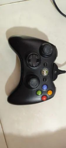 controle para xbox 360 original - precisa de bateria ou de pilhas