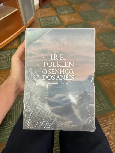 Livro O senhor dos anéis volume único novo lacrado.