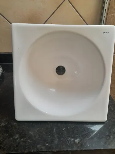 Cuba e vaso sanitário 