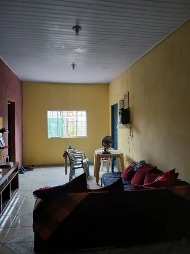 Vendo casa escriturada documentos em dias valor 190.000