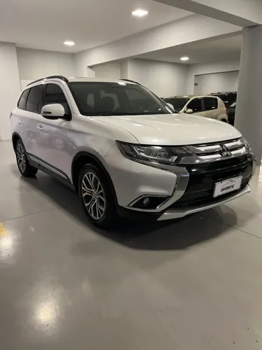 Mitsubishi Outlander 2.0 16V 160cv Aut. 2016