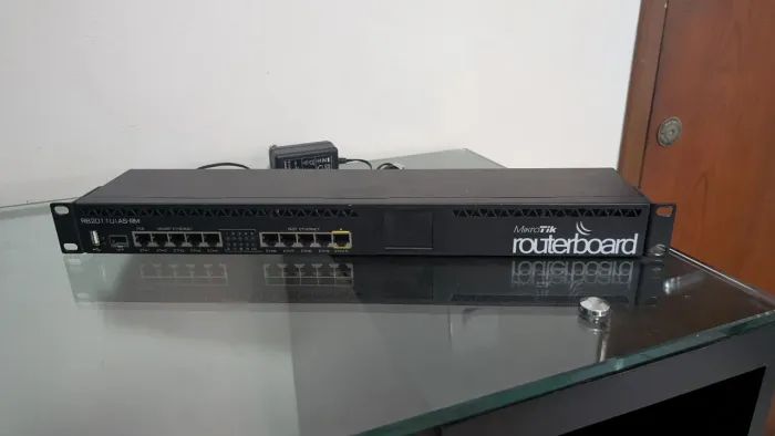 Roteador Mikrotik RB2011UiAS - RM