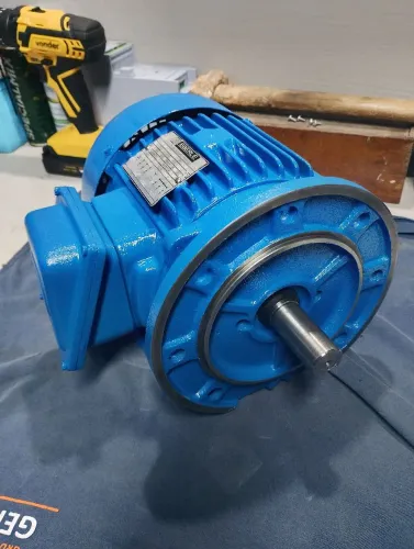 MOTOR ELÉTRICO EBERLE TRIFÁSICO  com franja 4cv