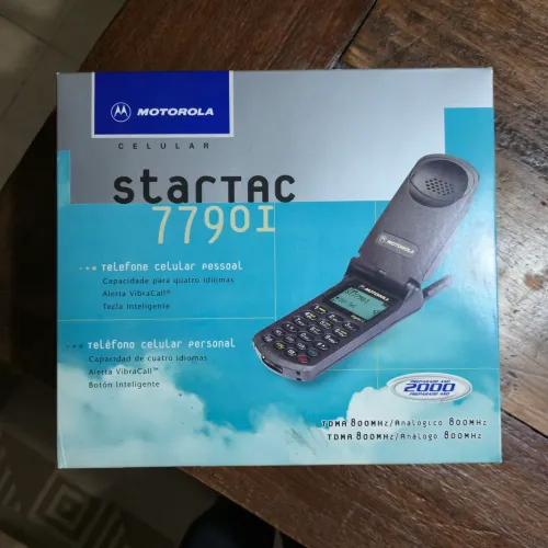 Telefone celular Motorola StarTac 7790i 
