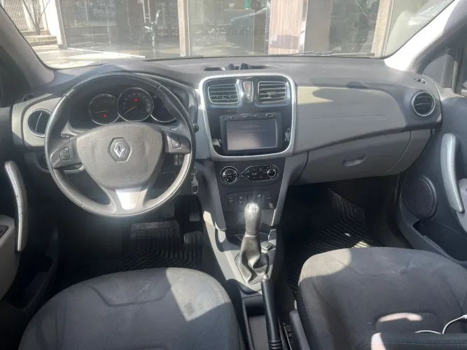Renault Logan Dynamique Hi-flex 1.6 8V 4P 2017