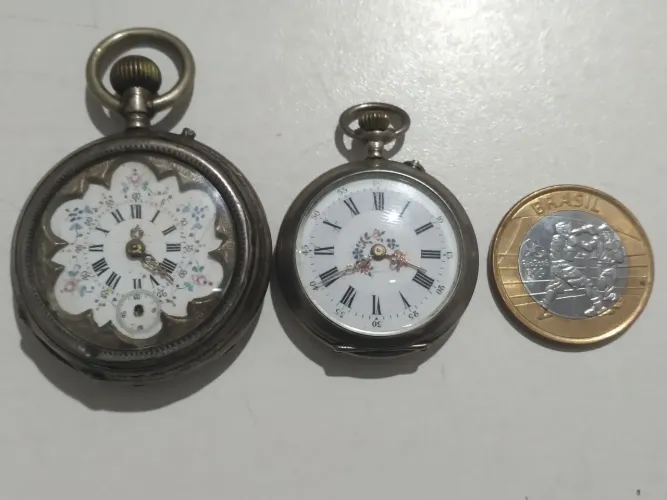 2 Relógios de bolso antigos, o menor em Prata 800