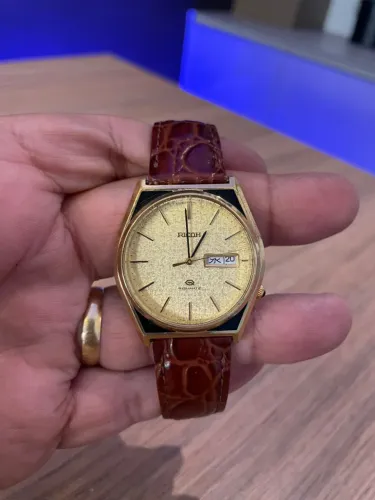 Relógio Ricoh Riquartz Vintage Japonês Dourado Day-Date Anos 70