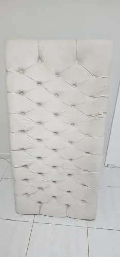 Cabeceira estofada suspensa (cama casal 1,40 m)