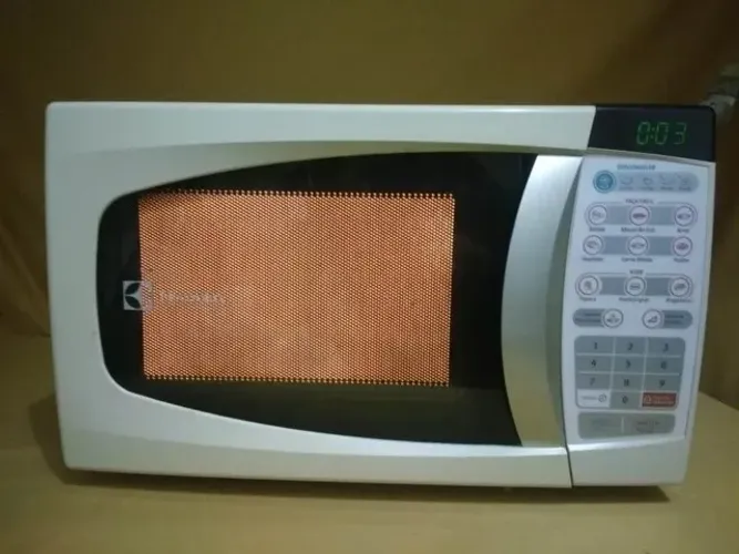 Microondas Electrolux 20L Conservado