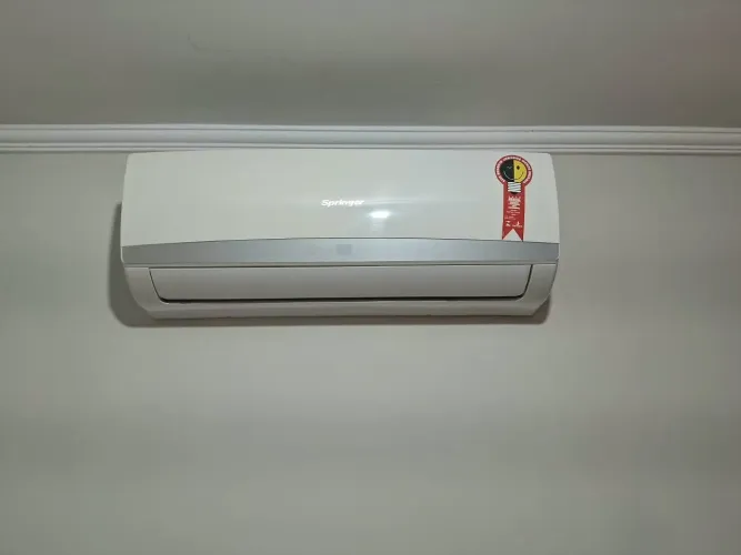 Ar condicionado split 9000 Btus c/ defeito