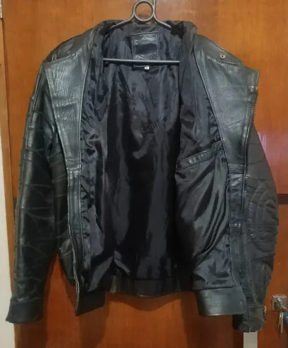 Jaqueta de Couro Legítimo - bem conservada - Made in Argentina