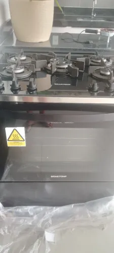 Fogão brastemp com 5 bocas com forno com vidro temporada usado pouco tempo 