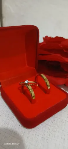 Alianças aço inoxidável banhado a ouro