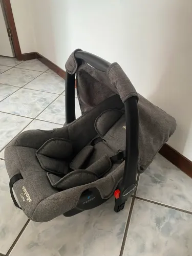 Carrinho Voyage Vip + Bebê Conforto Gama