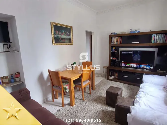 Apartamento Claro e Arejado com Varandinha em Rocha! M21B