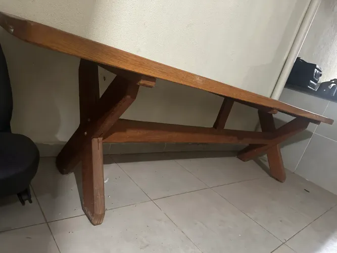 Mesa 3mt/0,80 cm, cama Box, sofá