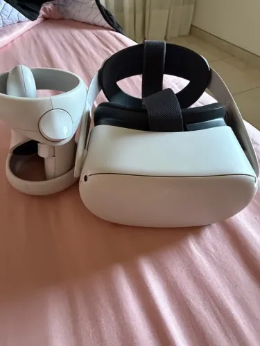 Meta/Oculus Quest 2, óculos de realidade virtual.
