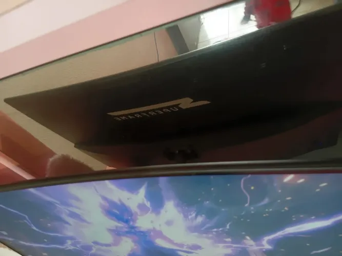 Monitor superframe 180hz curva 24