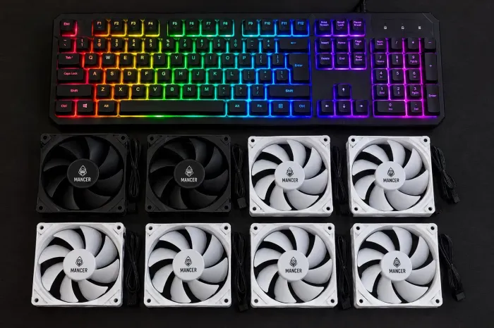 KIT GAMER - TECLADO RGB + 8 COOLERS MANCER