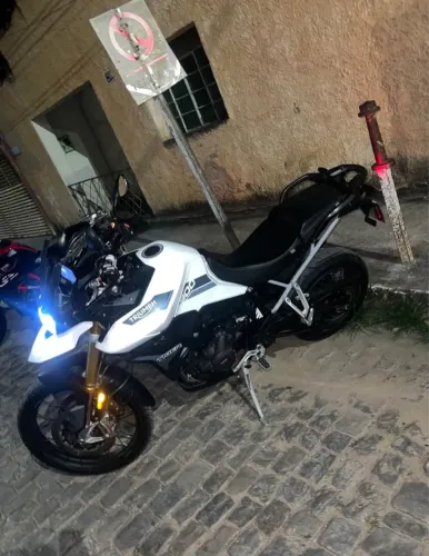 Tiger 900 finan veiculo único de se achar