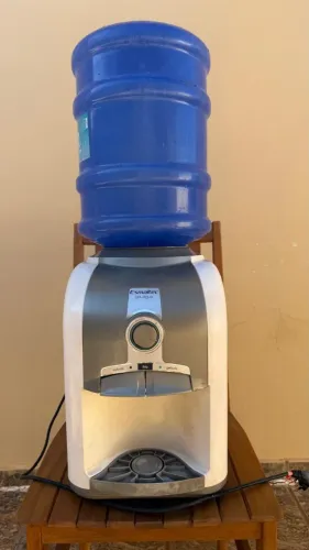Filtro bebedouro com água gelada