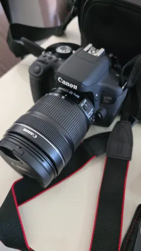 Canon 750D (Rebel T6i) + 18-135mm + 50mm f1.8 + bolsa<br><br>Kit Completo<br><br>Pouco Uso 
