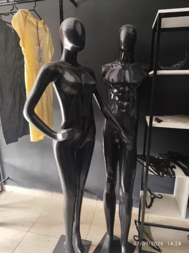 Manequim masculino e feminino 