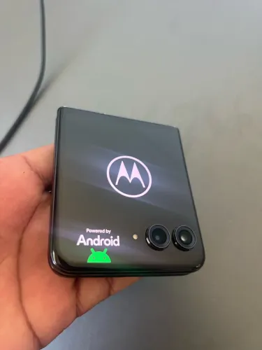 MOTOROLA RAZR 50 ULTRA !
