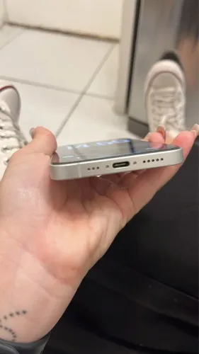 Celular iPhone 16E