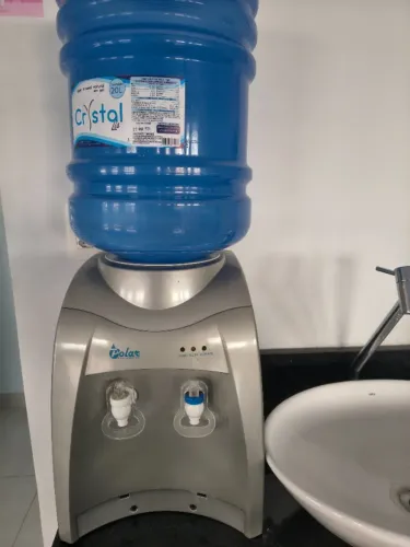 Bebedouro refrigerado para galão de água 220 v