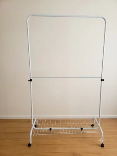 Arara regulável para roupas