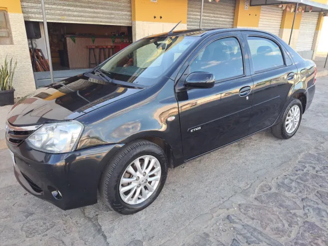 Toyota Etios XLS Sedan 1.5 Flex 16V 4P Mec. 2013