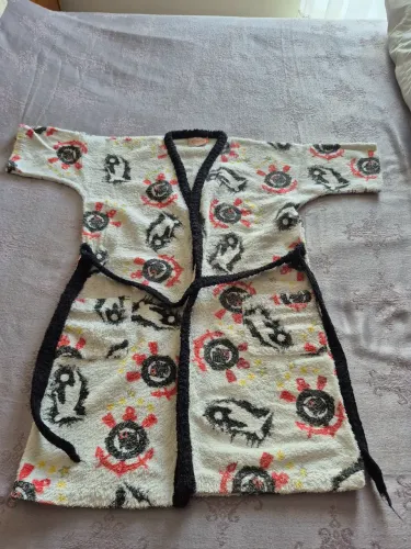 Roupão infantil Corinthians, marca Lepper - tam. M. Serve para criança de 10 anos. 30,00.