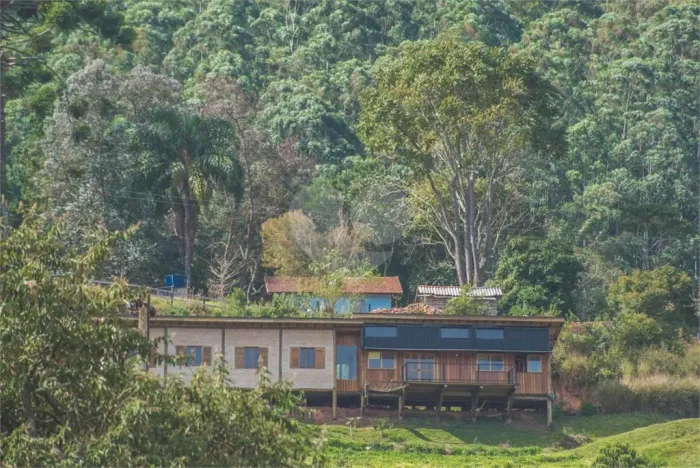 Linda Casa Rústica Em Camanducaia - MG