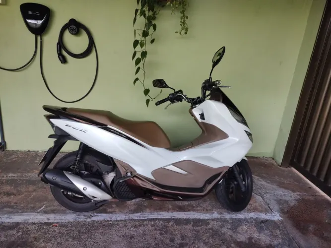 Vende se ou troca PCX 150 super Nova
