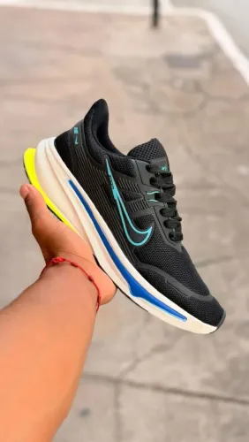 Nike Air Zoom Vomero 16 Black/Blue | Amortecimento Zoom Air, Máximo Conforto