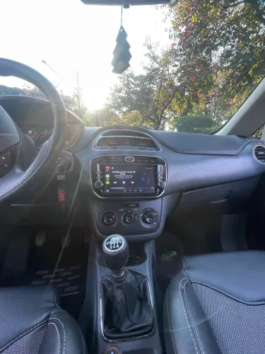 Fiat Punto Essence 1.6 Flex 16V 5P 2014