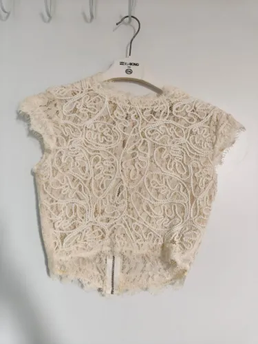 Blusa de renda bege