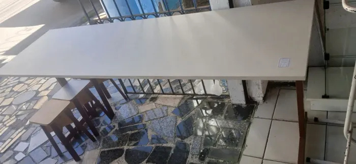 Mesa de escritorio 2m de comprimento e 75 cm de altura
