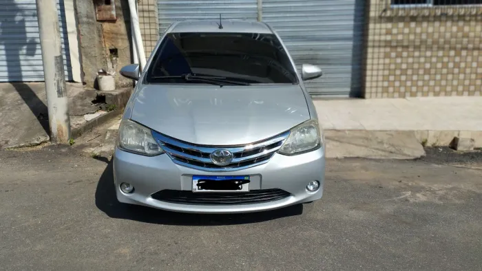 Toyota Etios Platinum Sed. 1.5 Flex 16V 4P Mec. 2015