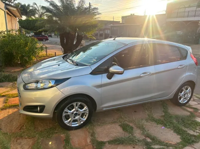 Ford Fiesta SEL 1.6 16V Flex Mec. 5P 2017