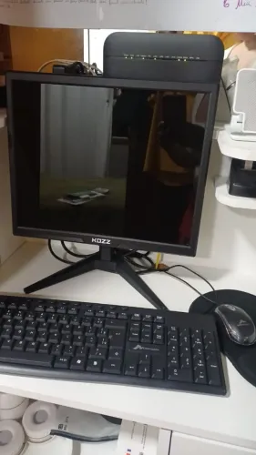 Vendo computador completo com mesa