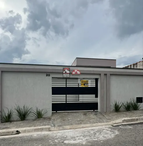 Casa à venda na Vila Suíça em Pindamonhangaba!