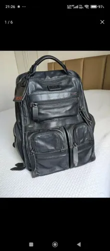 Mochila Tumi de couro legítimo