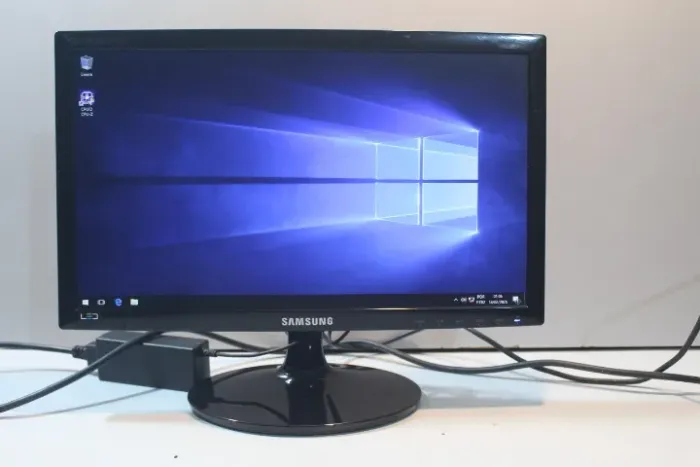  Monitor Samsung 19" LED