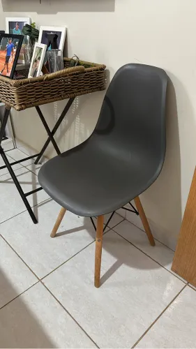Cadeira pé palito modelo Paris 2