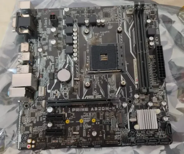 Placa-Mãe ASUS Prime A320M-K/BR Usada