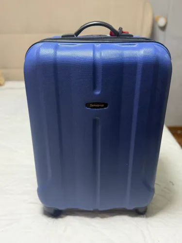 Mala Samsonite Fiero M Original - Policarbonato - Expansível - Cadeado TSA