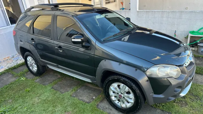 Fiat Palio Weekend Adventure Locker 1.8 Flex 2013
