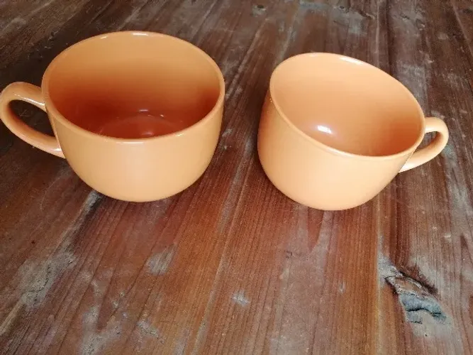 2 xícaras XXL, origem Portugal, cerâmica esmaltada, cor de laranja